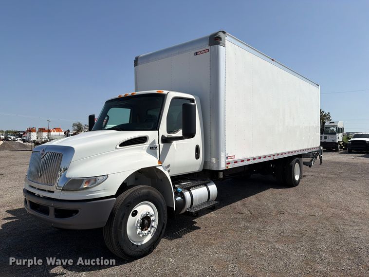 2021 International MV607 box truck - FB5157