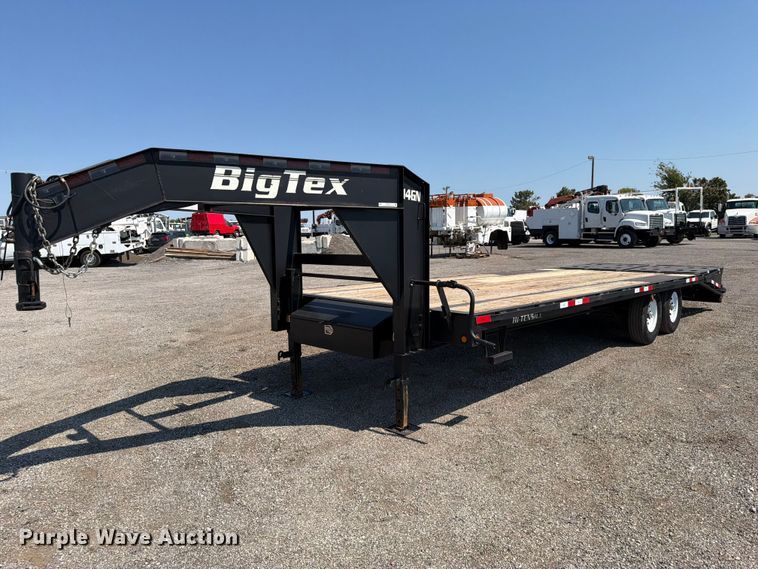 2017 BigTex 14GN-20BK+5MR equipment trailer - FB5173