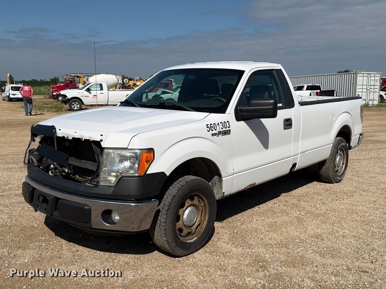 2013 Ford F150 pickup truck - FB5898