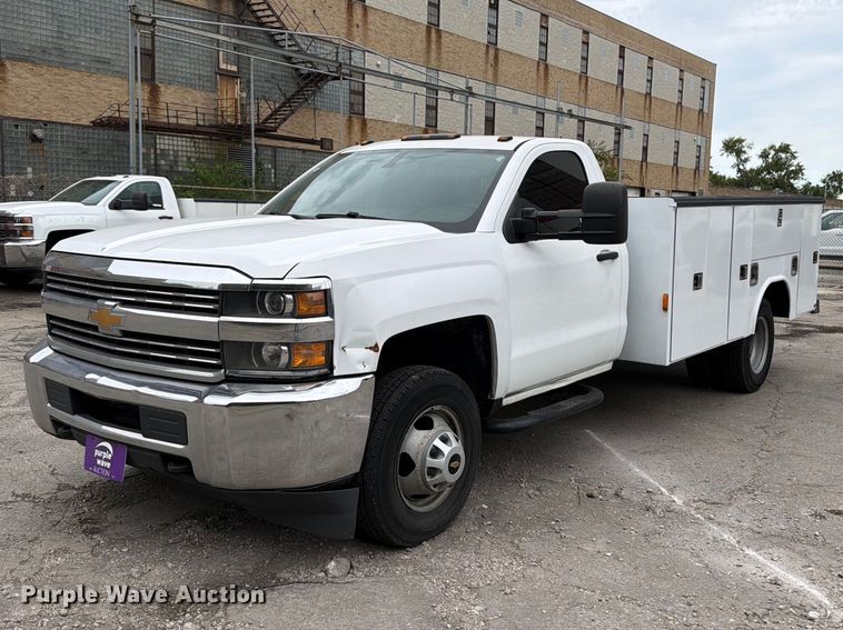 2016 Chevrolet Silverado 3500HD utility bed pickup truck - FB5950