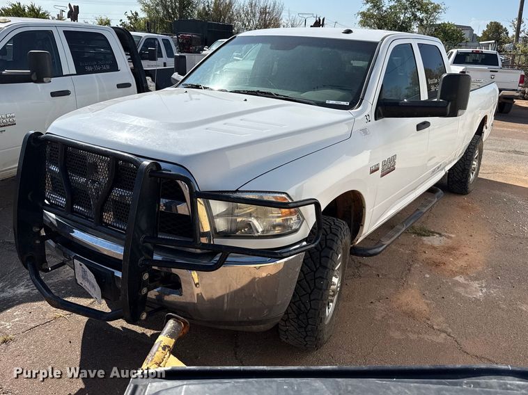 2018 RAM 2500 Crew Cab pickup truck - FB6903