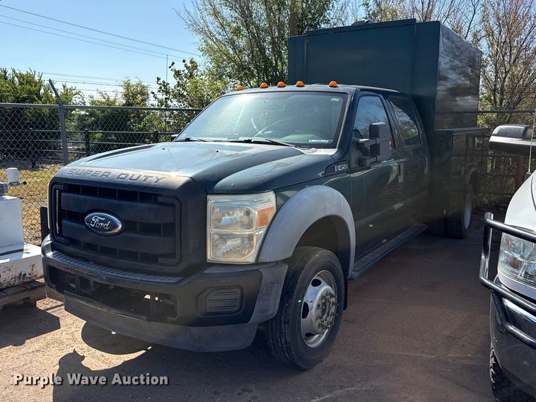2011 Ford F450 Super Duty XL Crew Cab utility bed pickup truck - FB6904