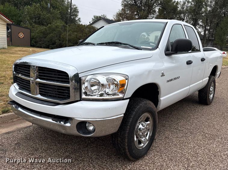 2006 Dodge Ram 2500 Ext. Cab pickup truck - FB6937