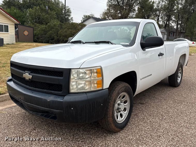 2007 Chevrolet Silverado 1500 pickup truck - FB6938