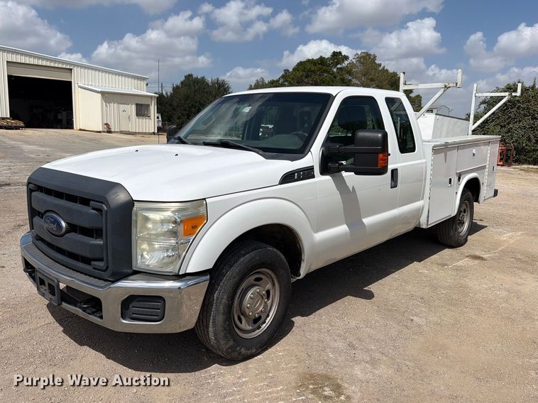 2014 Ford F250 Super Duty Ext. Cab utility bed pickup truck - FB8336