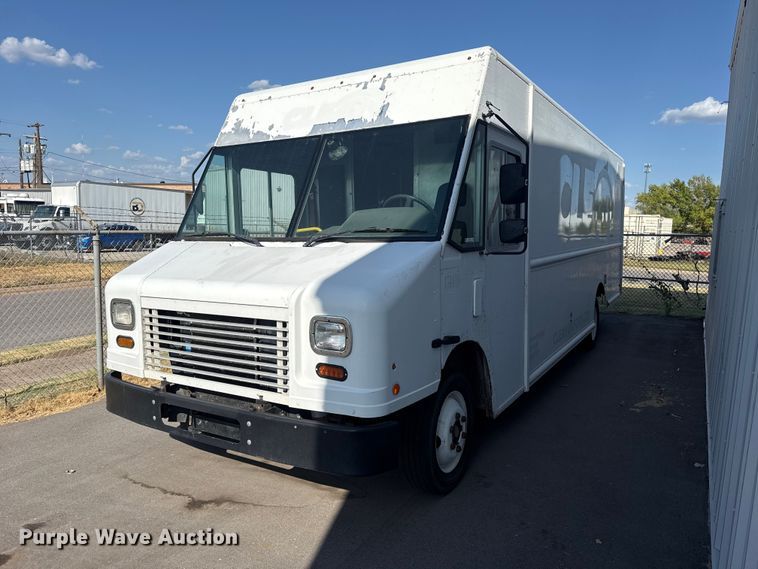 2017 Freightliner MT45 delivery truck - FC4304