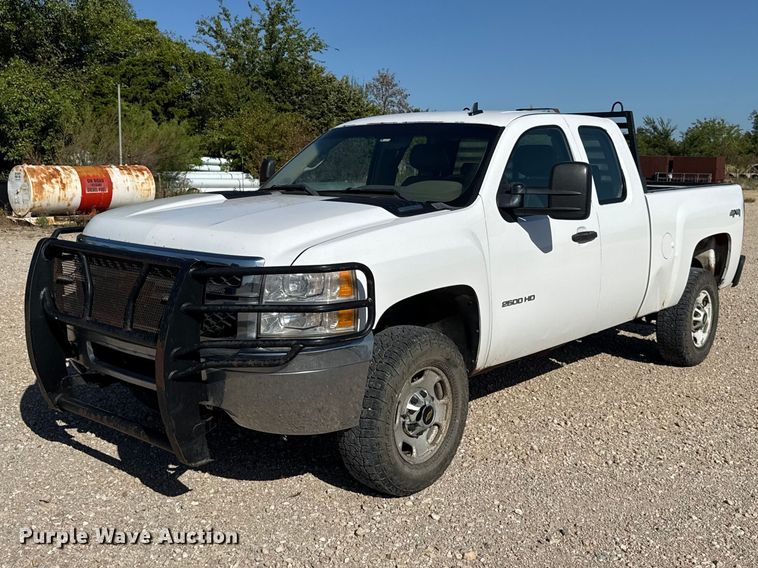 2013 Chevrolet Silverado 2500HD Crew Cab pickup truck - FC4350