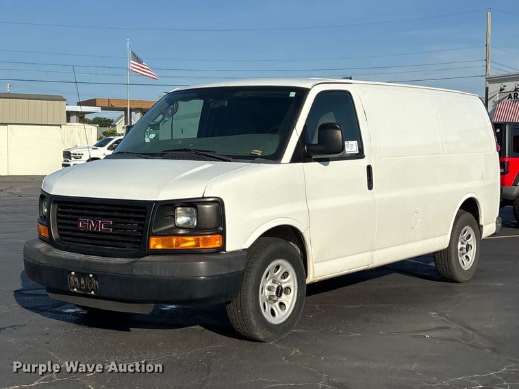 2013 GMC Savana 1500 van - FG0691