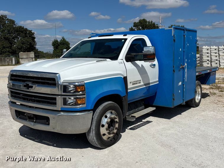 2021 Chevrolet Silverado 5500 HD flatbed truck - FG0711
