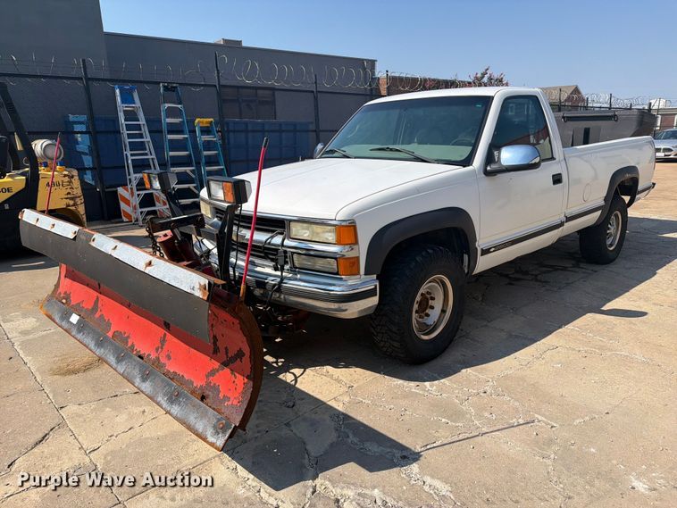 2000 Chevrolet K2500 pickup truck - FI0429