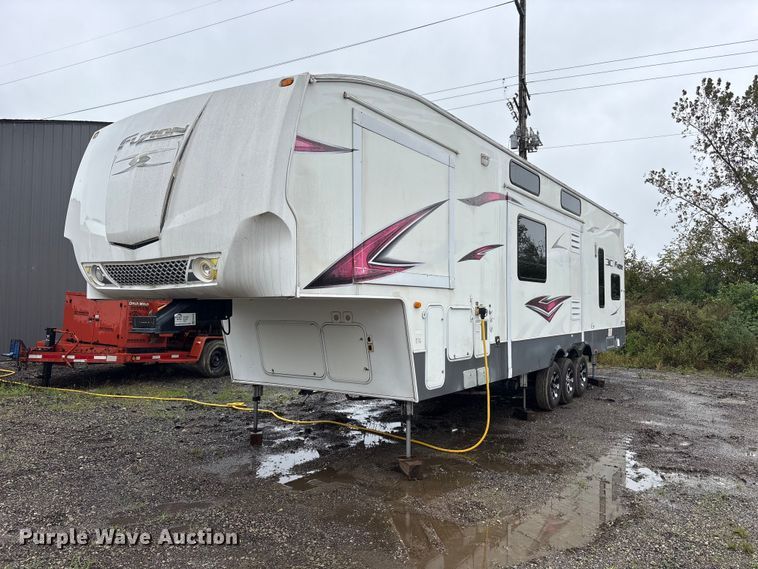 2009 Keystone Fusion toy hauler camper - FK2152
