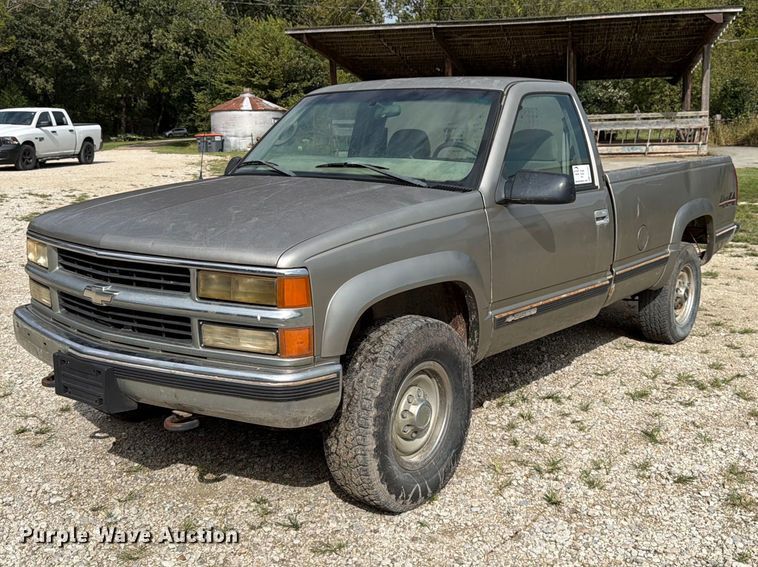 2000 Chevrolet K3500 pickup truck - FK3467