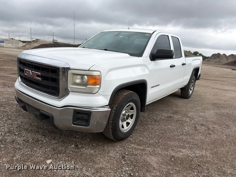 2015 GMC Sierra 1500 Ext. Cab pickup truck - FK3683