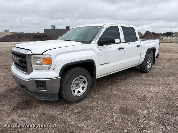 2014 GMC Sierra 1500 Crew Cab pickup truck - FK3684