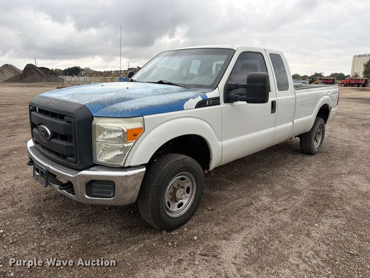 2012 Ford F250 Super Duty XL Ext. Cab pickup truck - FK3705