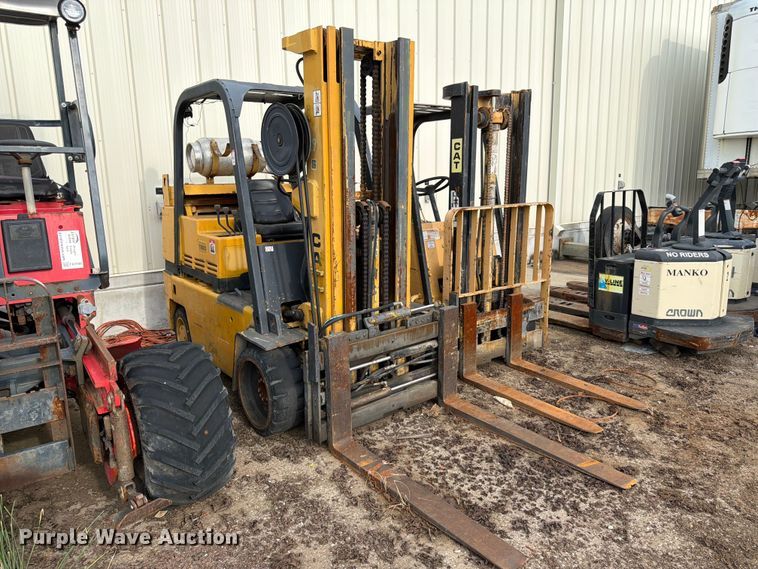 Caterpillar T80D forklift - FK3790
