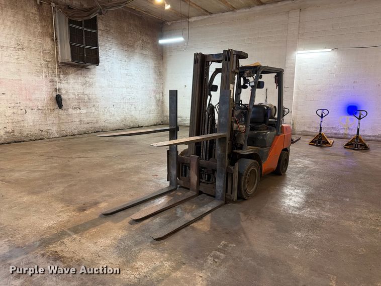 Toyota 8FGU32 forklift - FK4622