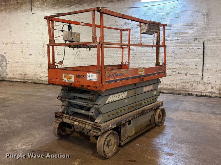 Skyjack SJ4626 scissor lift - FK4623