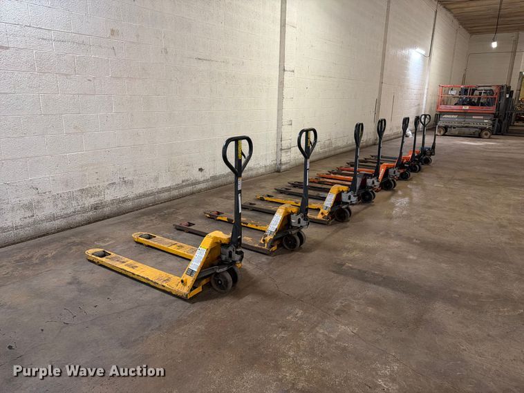 (8) pallet jacks - FK4624