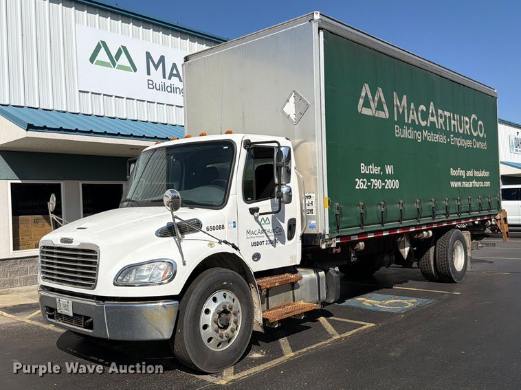 2020 Freightliner Business Class M2 side curtain box truck   - FK4644