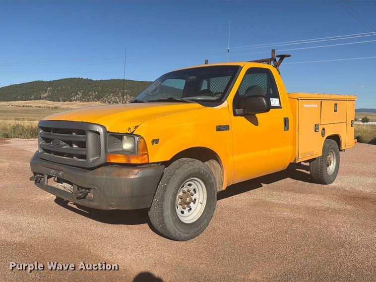 2000 Ford F250 utility bed pickup truck - FM7679