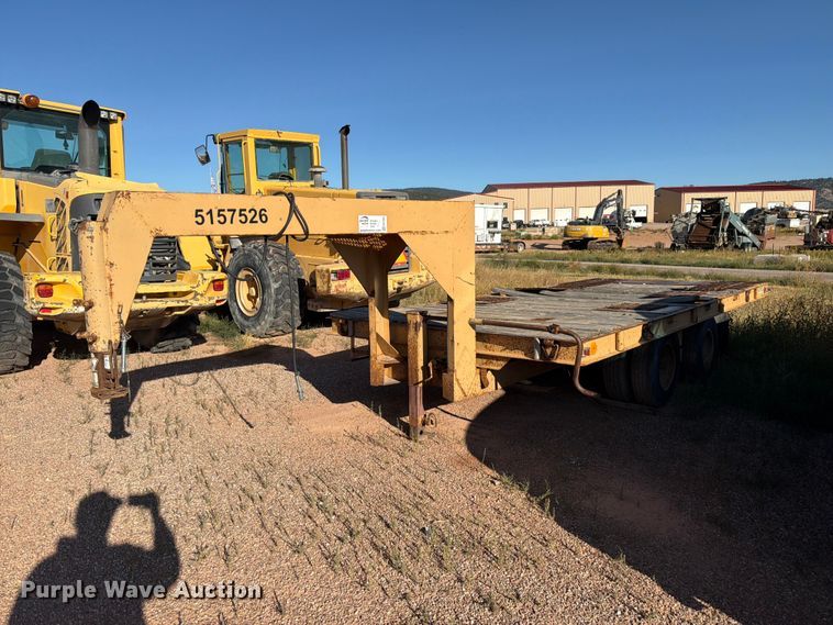 1975 Miller flatbed trailer - FM7682