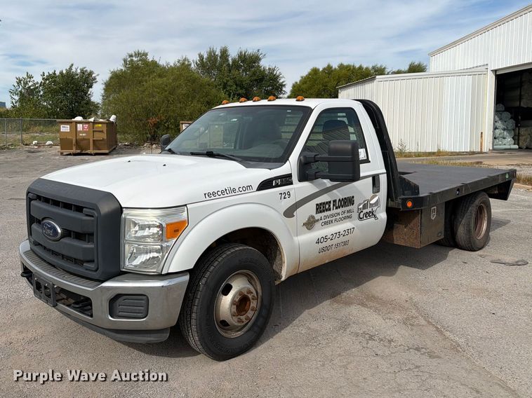 2012 Ford F350 Super Duty flatbed pickup truck - FN2610