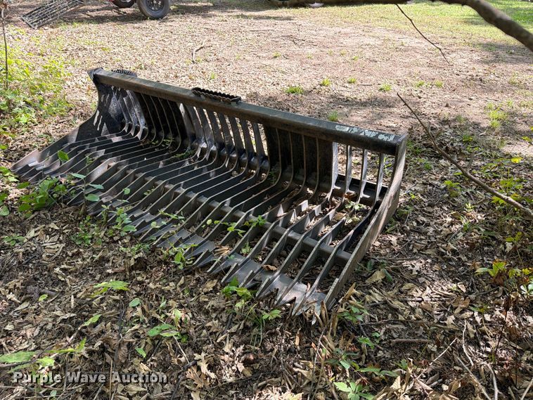 Caterpillar skid steer rock bucket - FN5863