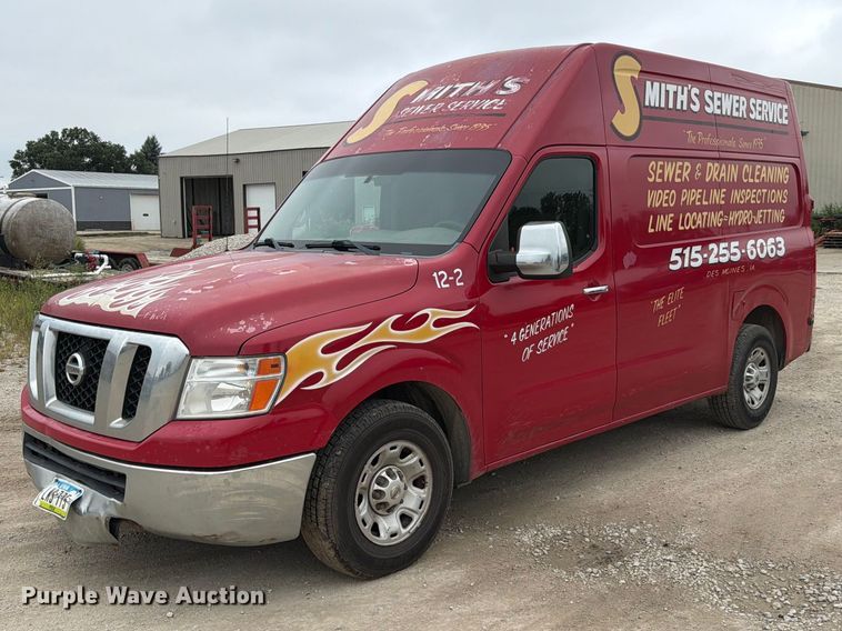 2012 Nissan NV3500HD van - FP3104