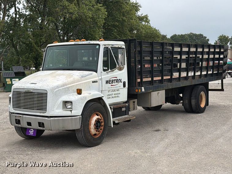 2000 Freightliner FL70 flatbed truck - FT6305