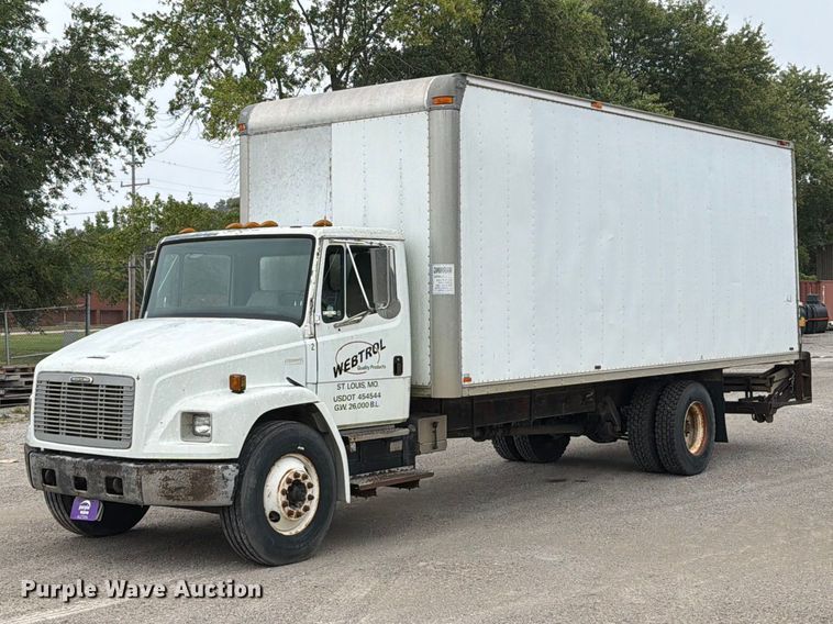 2000 Freightliner FL70 box truck - FT6306