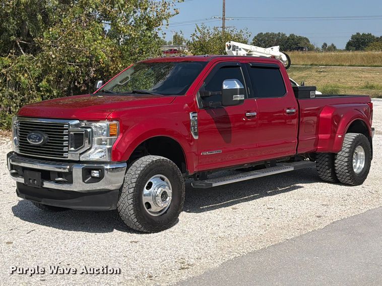 2020 Ford F350 Super Duty Crew Cab pickup truck - FT6355