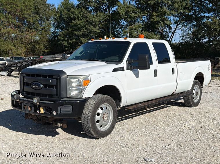 2012 Ford F250 Super Duty Crew Cab pickup truck - FT6384
