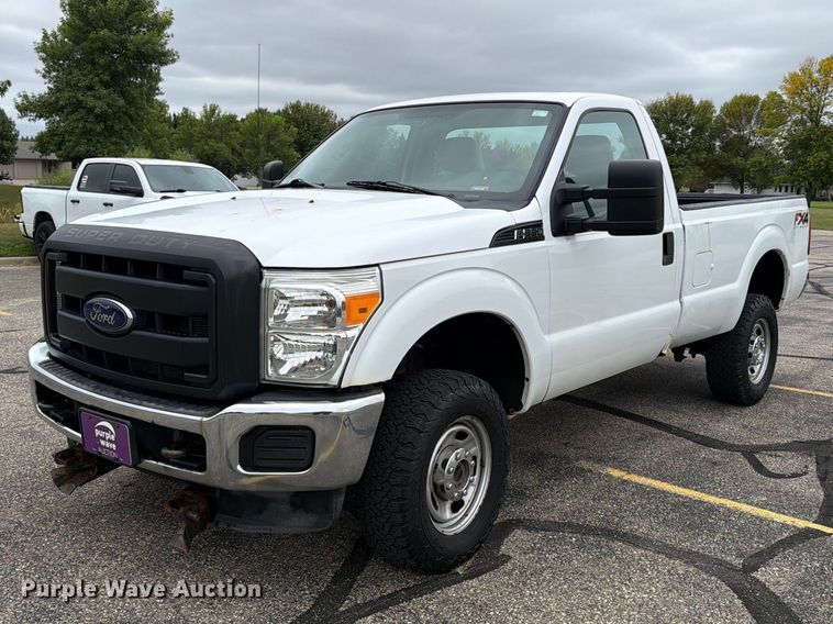 2013 Ford F250 Super Duty pickup truck - FT7512