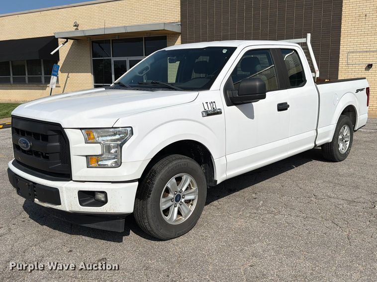 2017 Ford F150 Ext. Cab pickup truck - FU0524