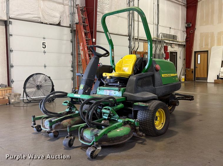 2009 John Deere 7400 lawn mower - FU4679