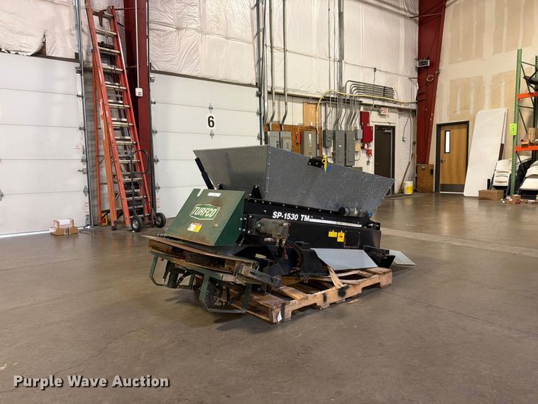 Turfco SP-1530TM top dresser spreader - FU4687