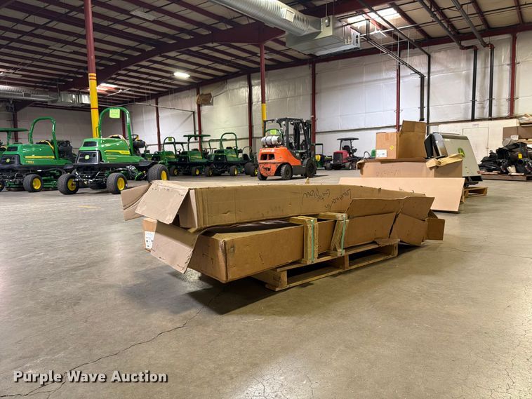 John Deere 72" W snow plow - FU4692