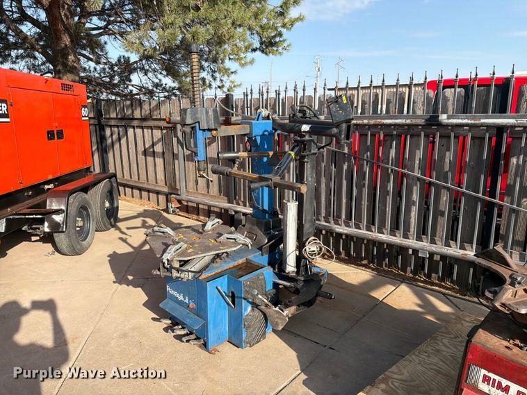 Ravaglioli tire machine - MQ9172