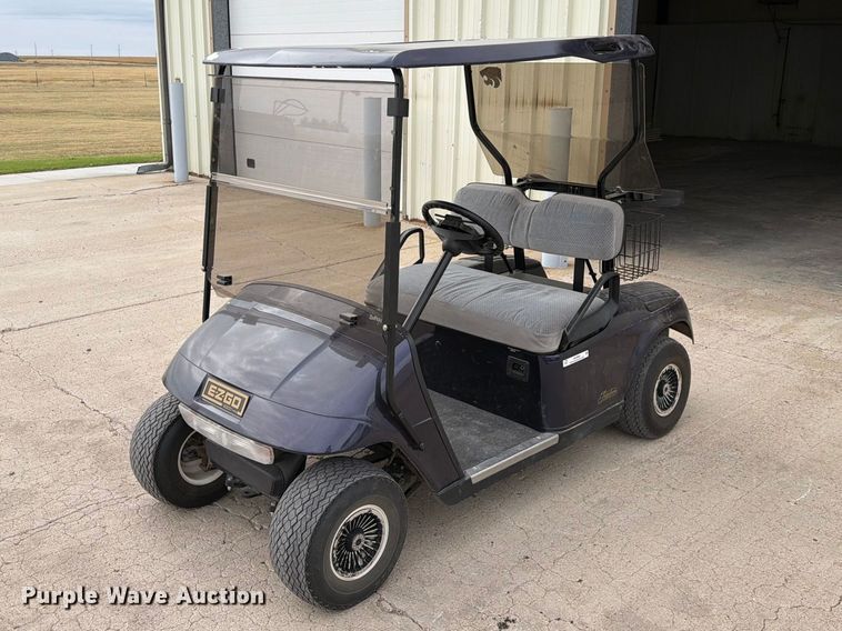 EZ-GO golf cart - NE9886