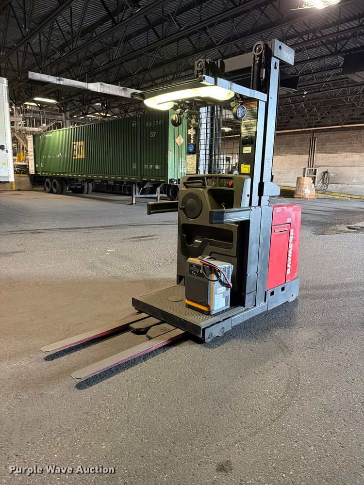 2016 Raymond 540 OPC30TT order picker - NF9608