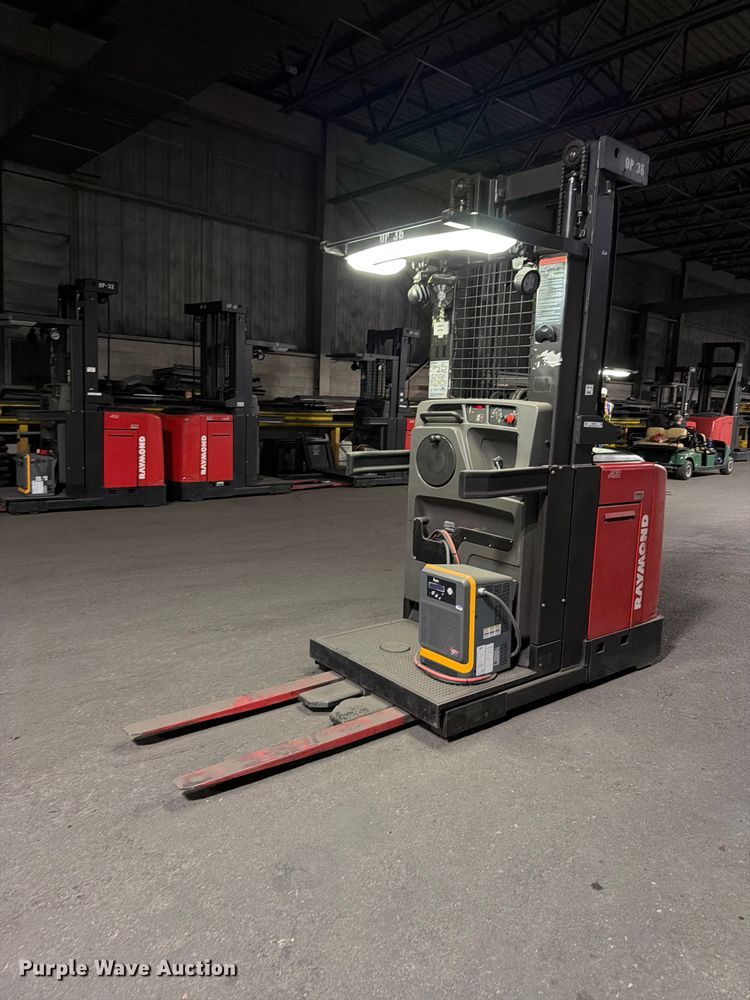 2015 Raymond 640 OPC30TT order picker - NF9614