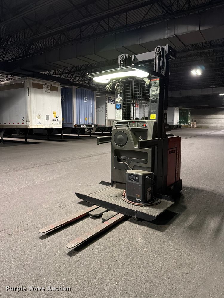 2016 Raymond 540 OPC30TT order picker - NF9629