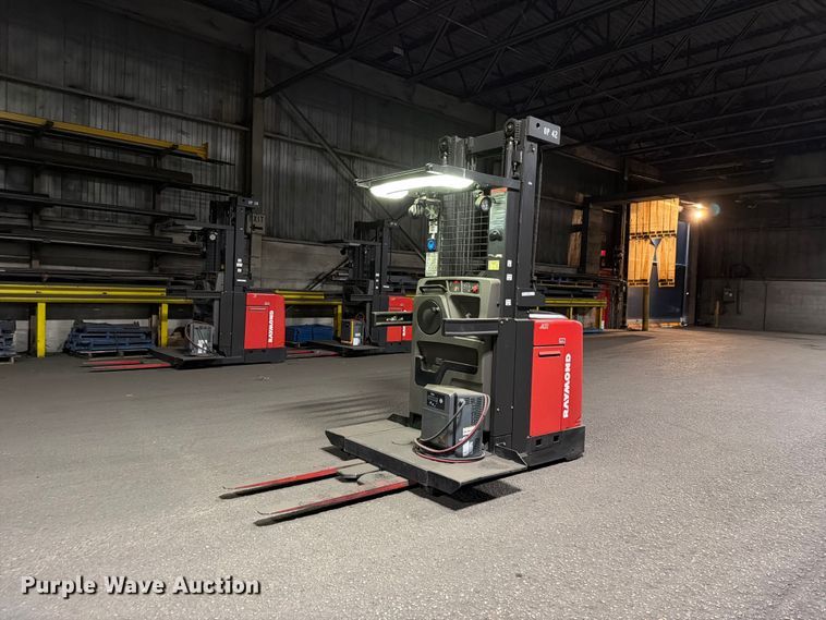 2017 Raymond 540 OPC30TT order picker - NF9633