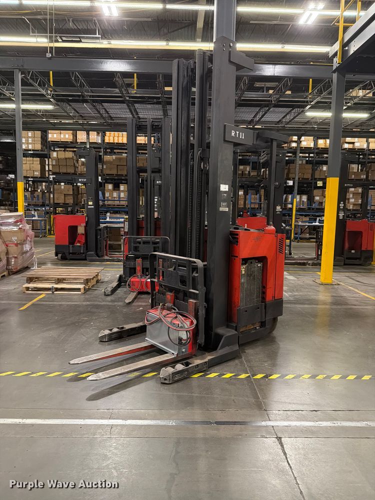 1997 Raymond EASI reach truck - NF9653