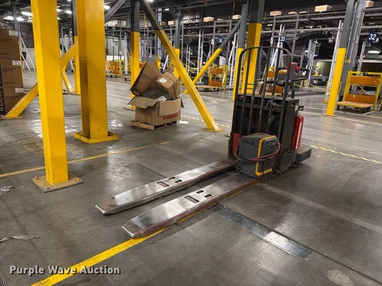 2005 Raymond 112TMFRE80L pallet jack - NF9654