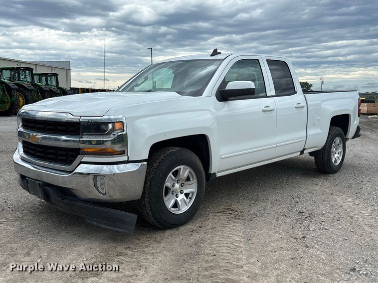 2018 Chevrolet Silverado 1500 Ext. Cab pickup truck - NM9943