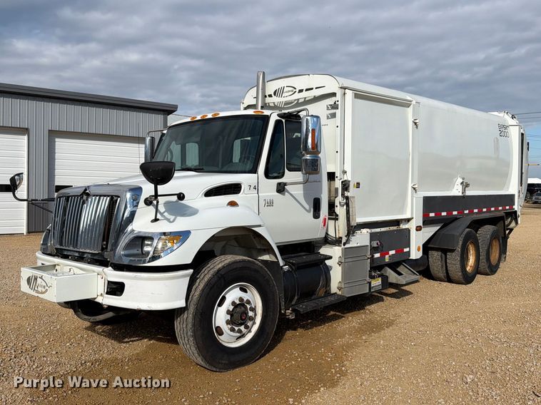 2007 International WorkStar 7400 refuse truck - OE9721