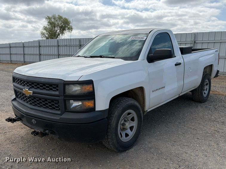 2014 Chevrolet Silverado pickup truck - YA4598