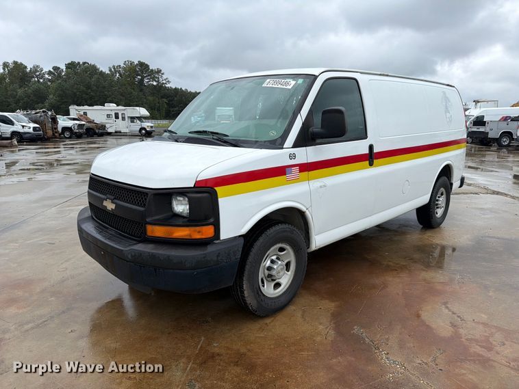 2014 Chevrolet Express 3500 van - YA4986